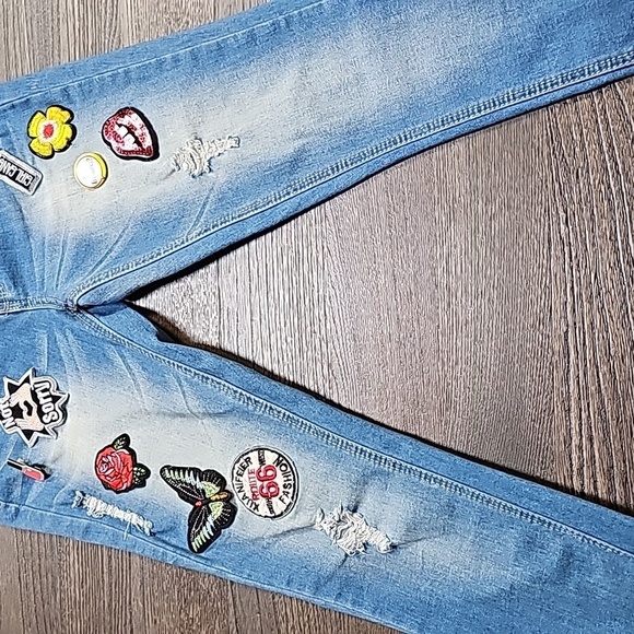 Indigo Rein Juniors' Patch Ripped Skinny Ankle Jeans Fun Patches & Pins  Size 3 - Picture 5 of 17